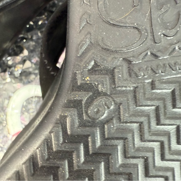 Skechers sandals wedge strappy comfy Women's Black Wedge Sandals - Picture 9 of 9